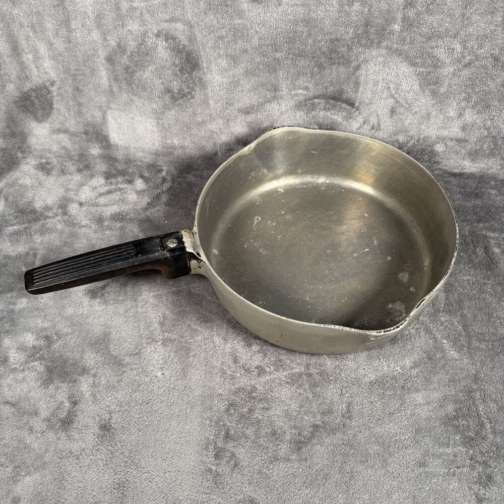 Magnalite Wagner Ware Sidney O 4569M Chicken Fryer Skillet No Lid With 2 Spouts